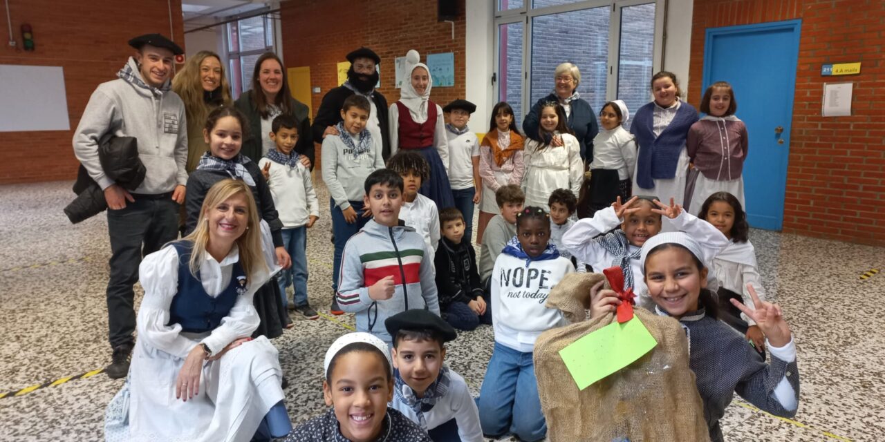 Olentzero eta Mari Domingi Ikastolan